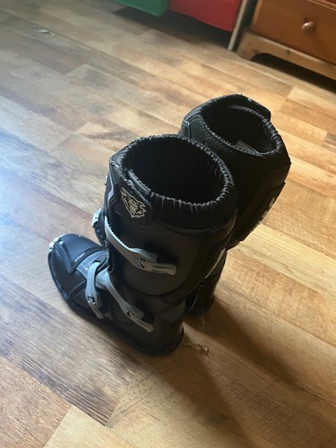 Wulf dirtbike boots colour - dirtbike,